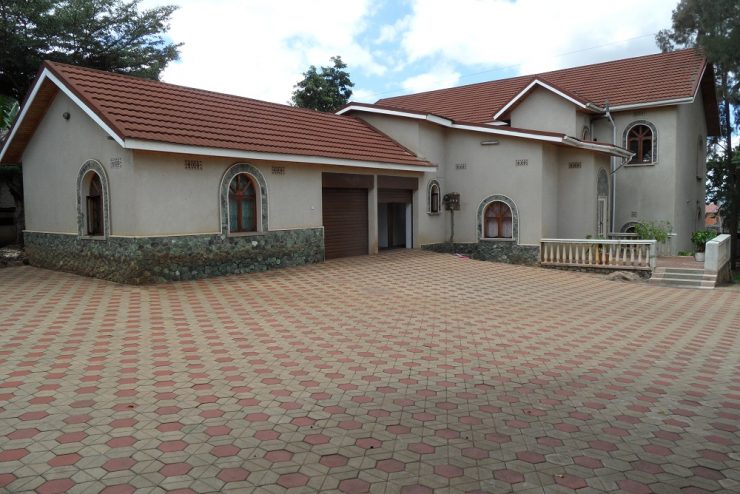 Beautiful 5 Bedroom House in Njiro