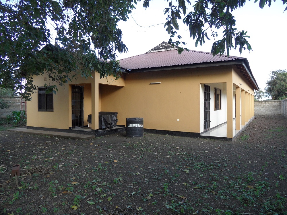 5 Bedroom House in Njiro, Industrial Area. Ideal for office.
