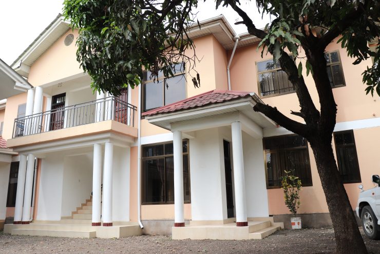 2 Bedroom spacious house for rent in Sakina