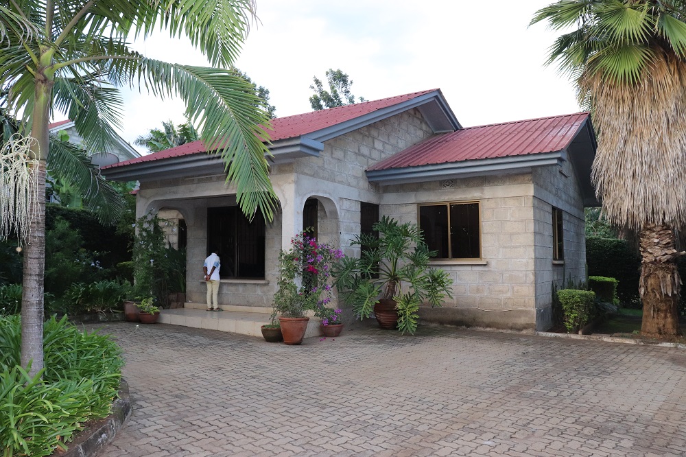 2 Bedroom Cottages for rent at Moshono