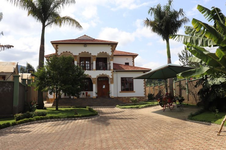 Furnished 4 bedroom House for rent Moshono