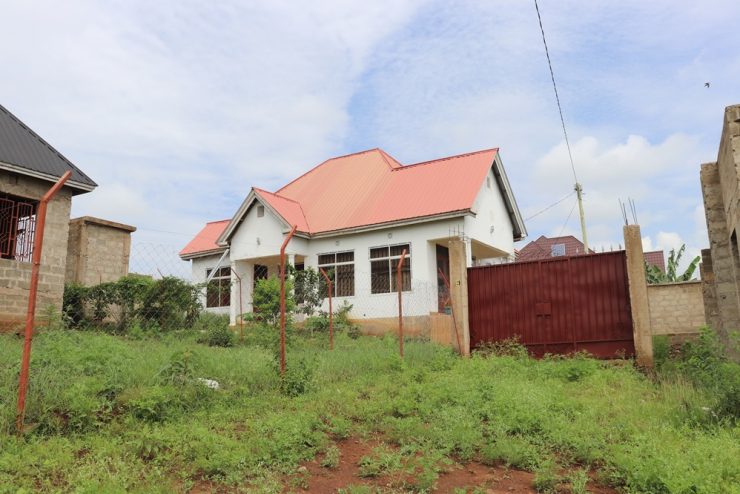 3 Bedroom House For Sale in Kiserian Next Suburb from Njiro