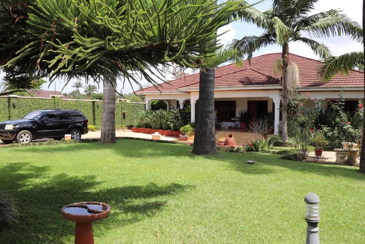 3 Bedroom Fully Furnished House with lots of Character in Njro