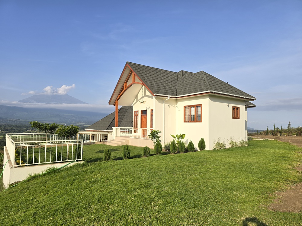 4-Bedroom House for sale in Ngaramtoni-Arusha 4-Bedroom House for sale in Ngaramtoni-Arusha
