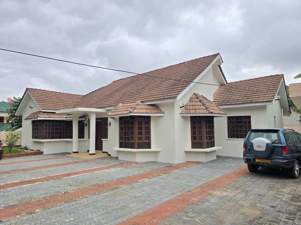 4-Bedroom House for Rent – PPF Olorien